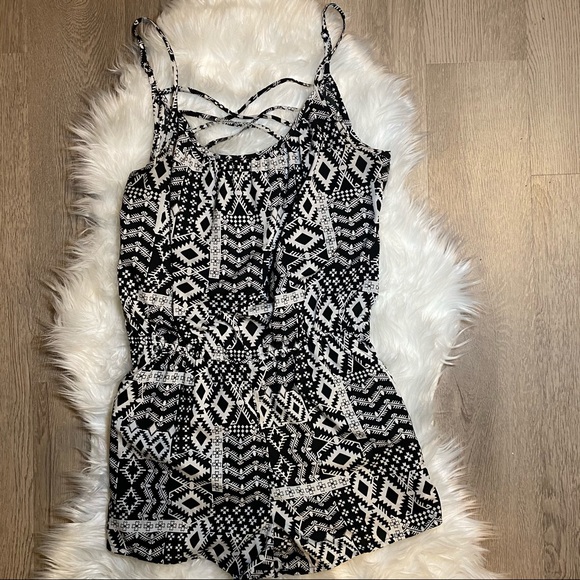 Romper - Picture 1 of 5